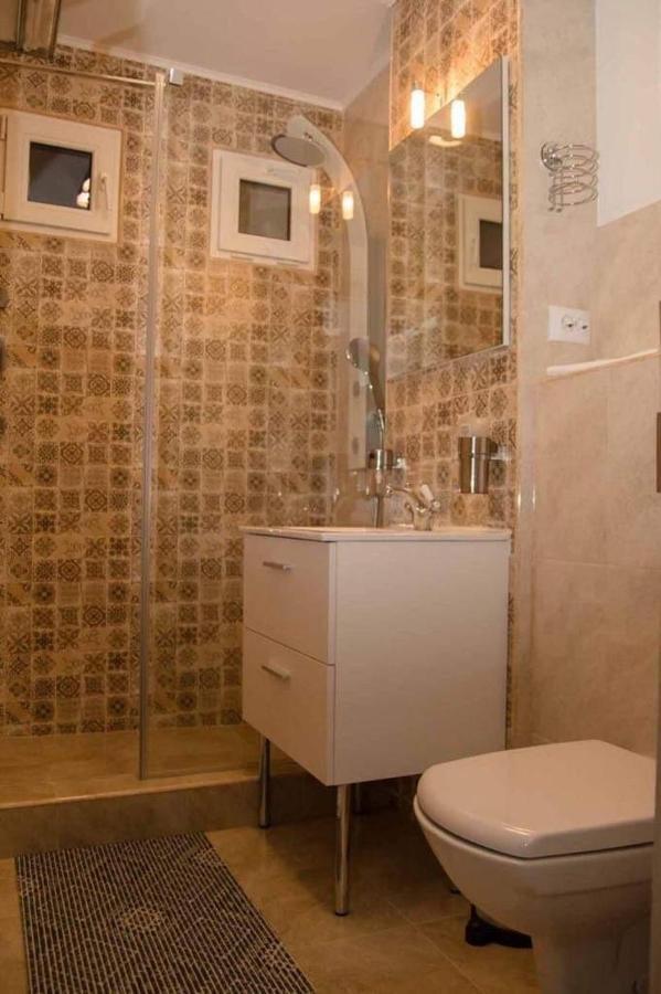 Colonial Touch Apartament Брашов Экстерьер фото